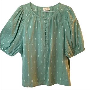 NWT Universal Thread puff sleeve blouse